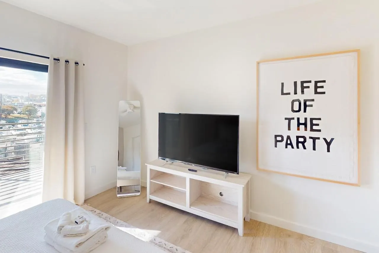 Life Of The Party, Unit #418 Apartment Nashville